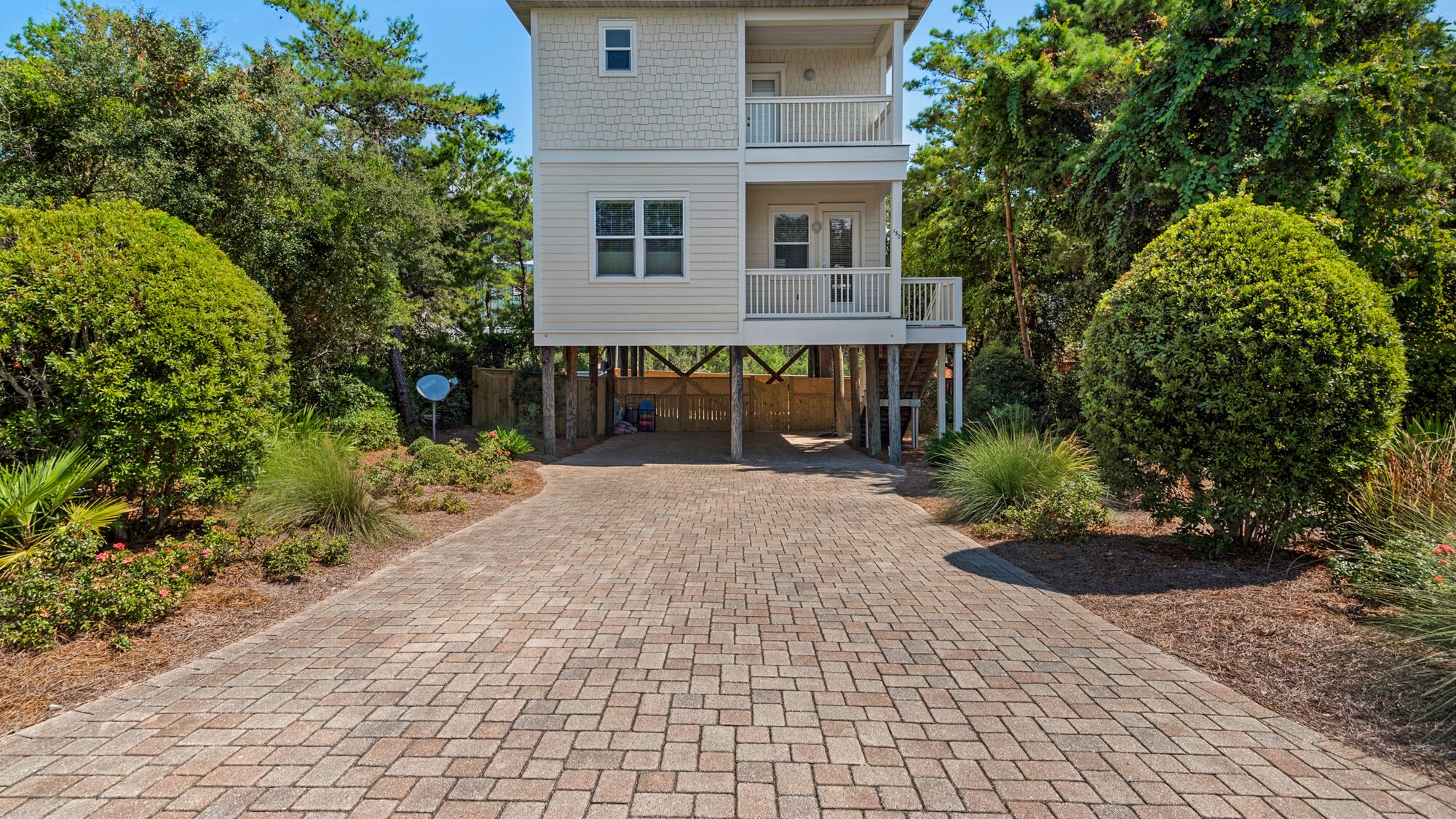 Brezza Marina - Stunning 4 Bd/4.5 BA - *Free WiFi* - Easy Walk to Beach