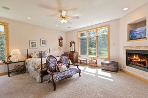 4 slaapkamers, een strijkplank/strijkijzer, internet, beddengoed