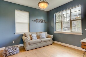 TV, fireplace, DVD player