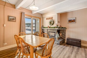 Dining - Shuttle to lifts from condo w/ panoramic views (Breckenridge)