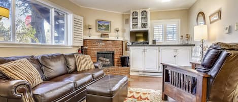 Flat-screen TV, video library, stereo