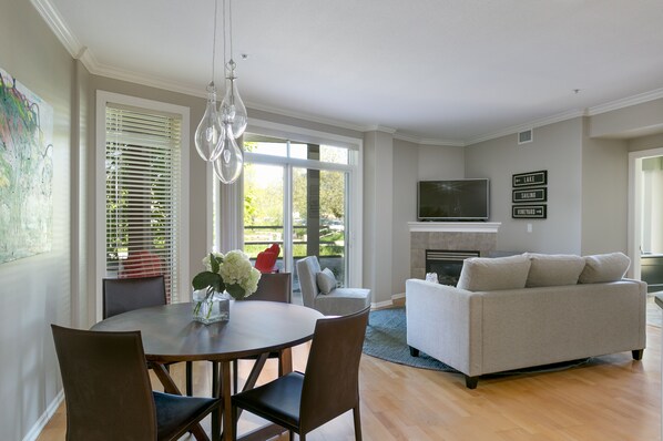 Smart TV, fireplace, table tennis