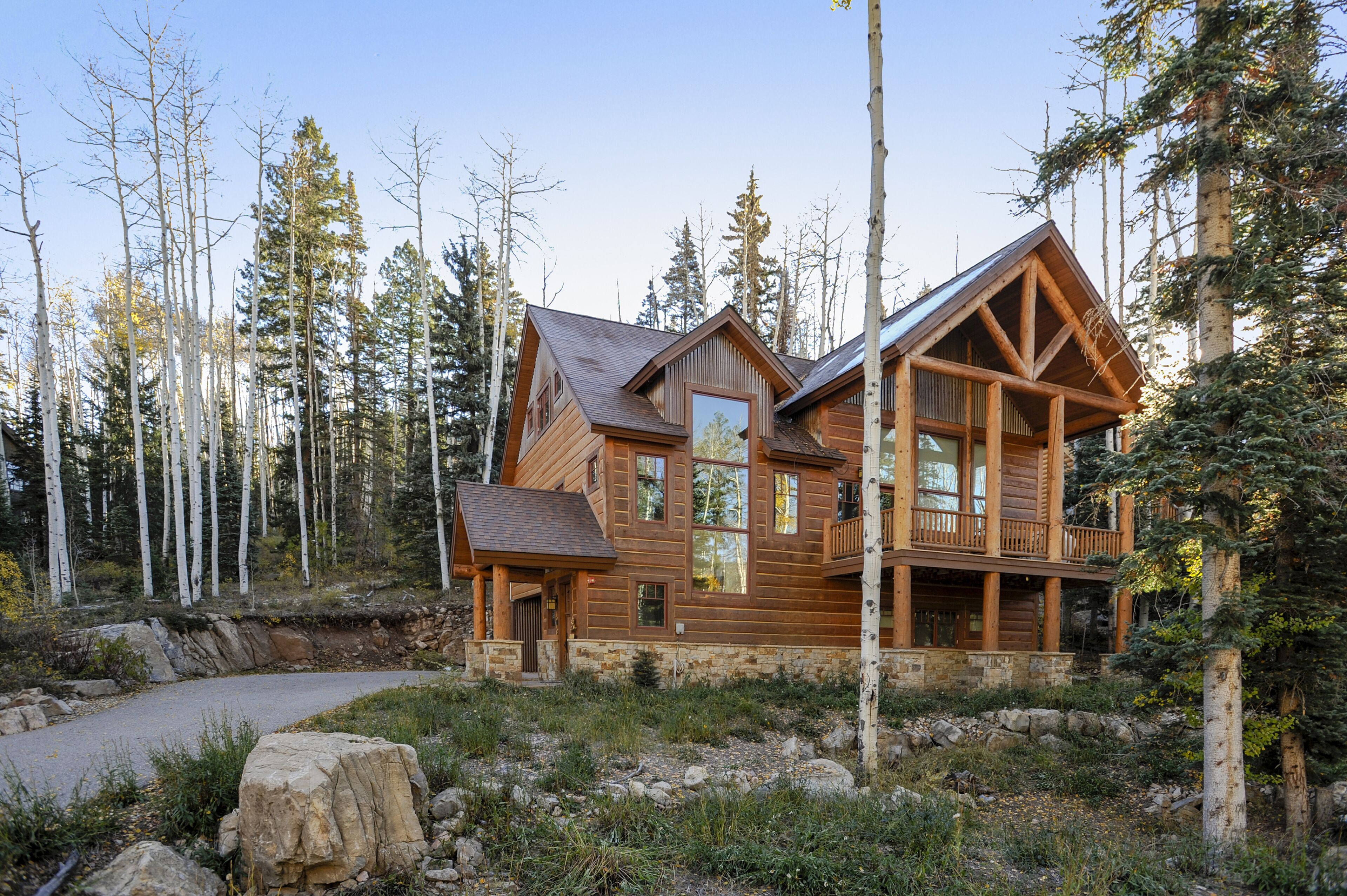4 Master Suites, Hiking and Fishing Close, 30 Min to Silverton!