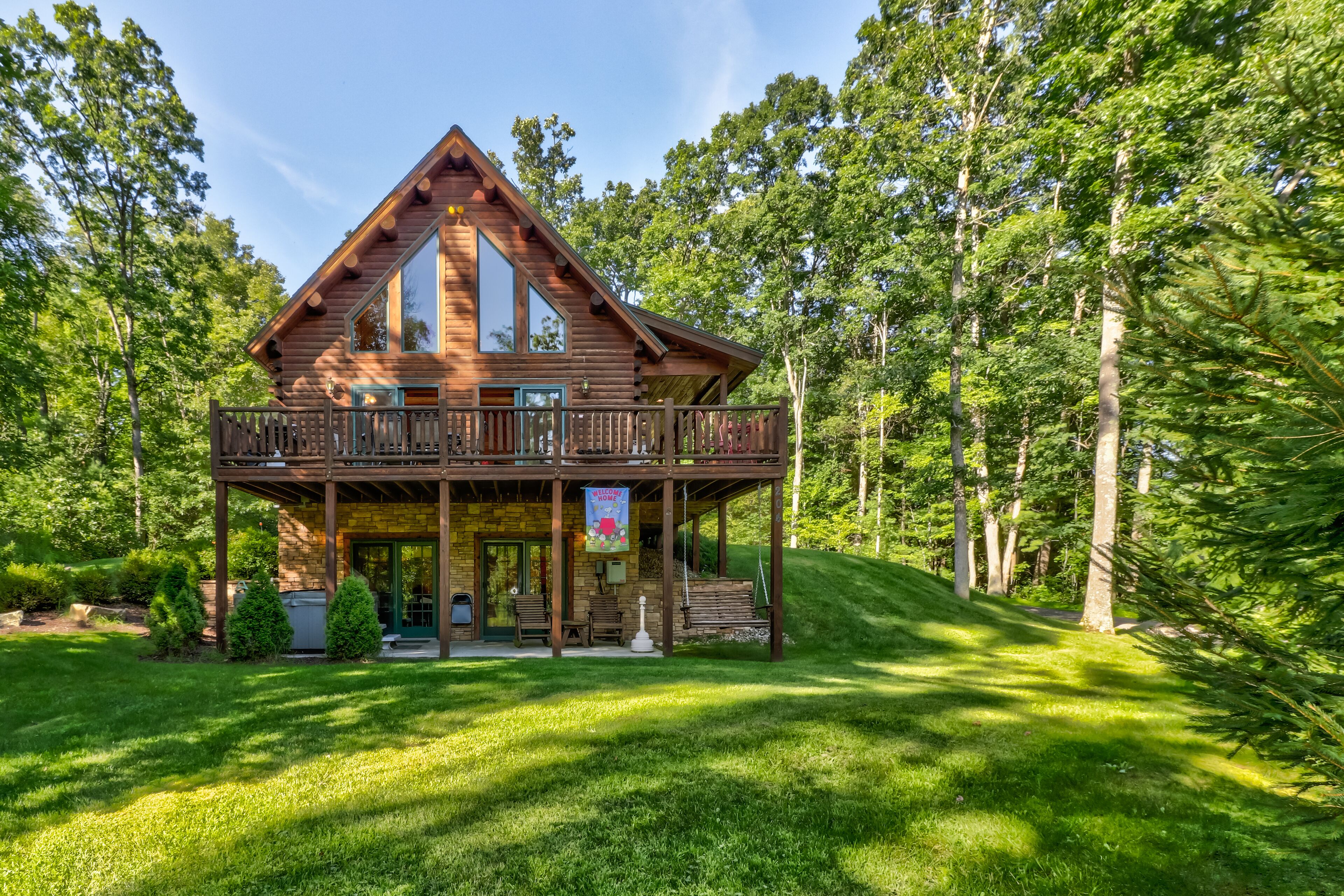 Conveniently Located Home with Private Hot Tub & Pool Table