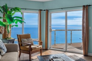 Smart TV, video library, stereo