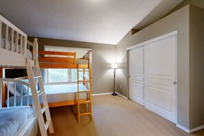 2 habitaciones, tabla de planchar con plancha y acceso a internet