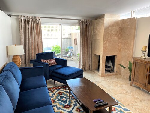 Mountain view condo unit in Angeles Forest Foothills – Near Old Town Pasadena