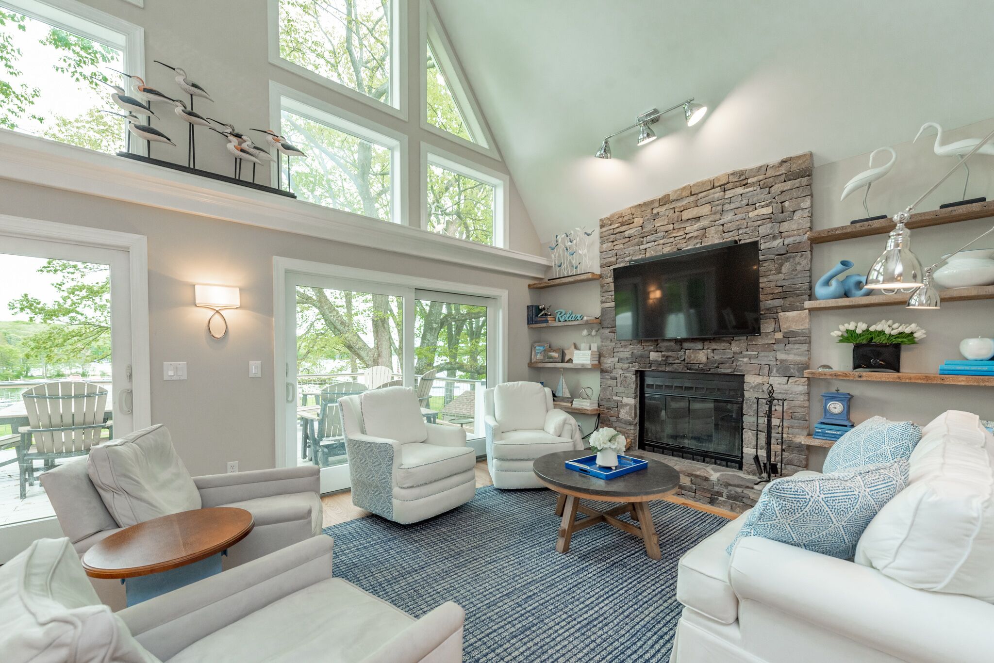 Smart-TV, peis og DVD-spiller