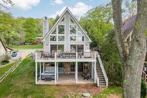 Exterior - Charming Dog-Friendly Lakefront Chalet w/Dock & HT (Swanton)