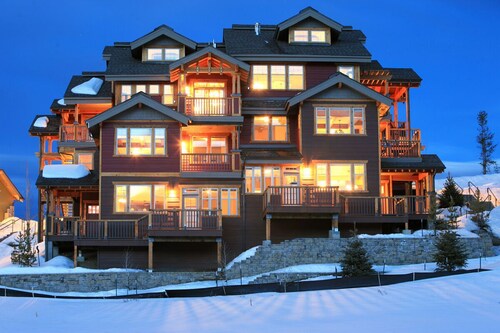 Cozens Pointe I-302 | PET-FRIENDLY! | Perfect Views From Private Deck