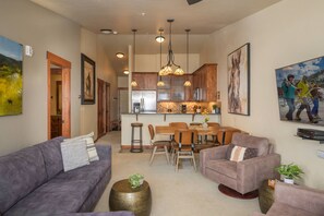 Smart TV, fireplace, DVD player, video library - Cozens Pointe I-302 | PET-FRIENDLY! | Perfect Views From Private Deck (Fraser)