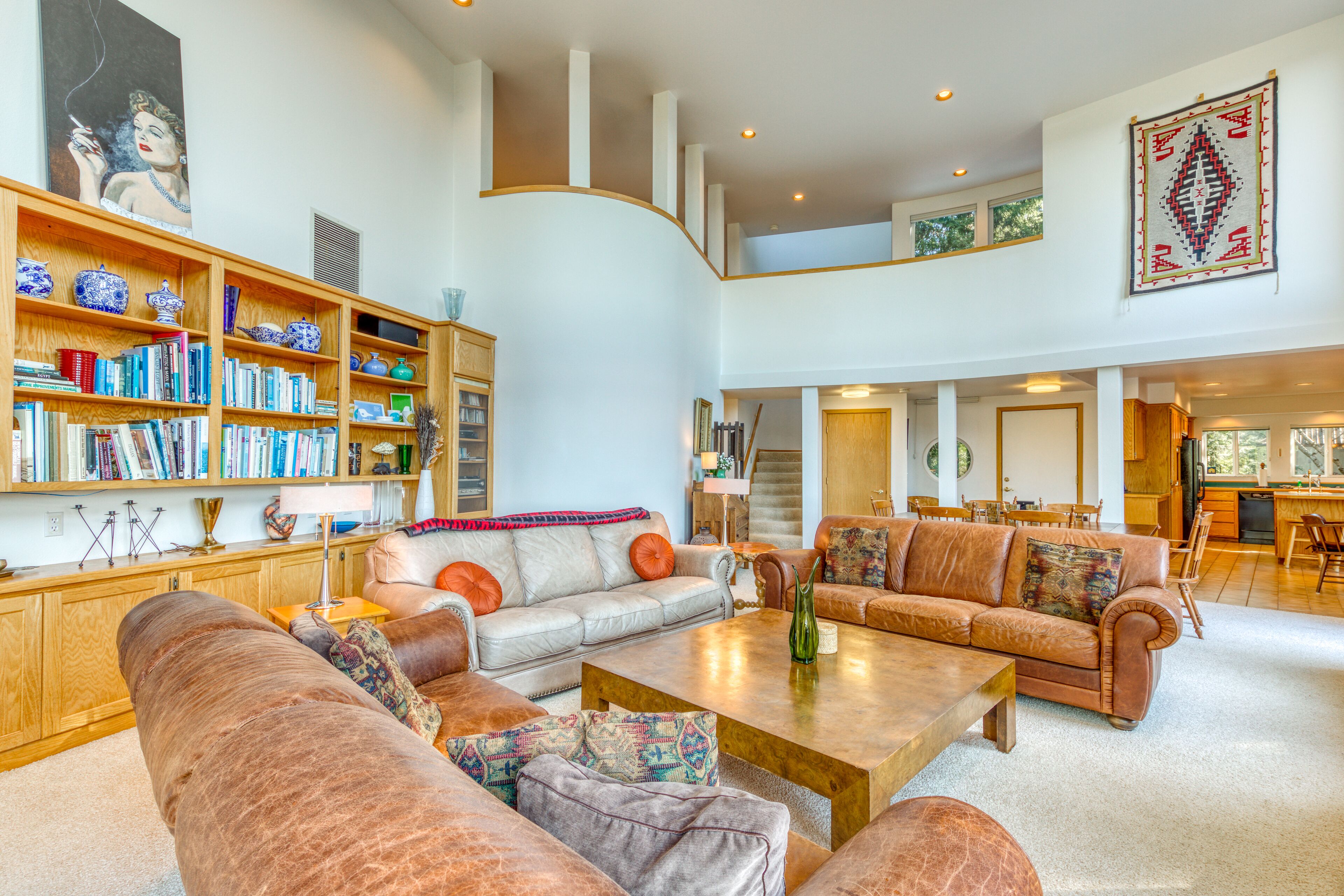 TV, fireplace, DVD player, books