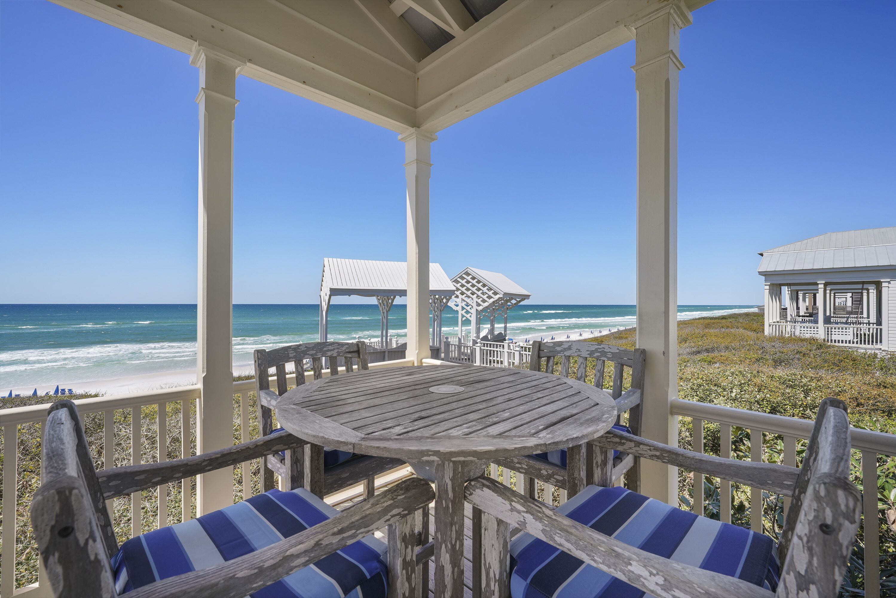 SEASIDE BEACHFRONT COTTAGE W/AMAZING GULF VIEWS, About Time Sleeps Four!