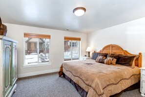 4 Schlafzimmer, Bügeleisen/Bügelbrett, Internetzugang, Bettwäsche