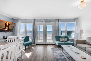 Smart TV, DVD player - Jan & Feb Deals • Beachfront 5BR • Direct Gulf Views • Walk to Camille’s & Beach (Destin)