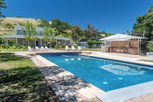 Olive Orchard + Pool + Hot Tub | Hilltop Views | Hidden Hills Olives and Oaks