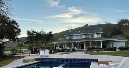 Hidden Hills--Luxury Wine Country Home with Pool, Spa and Bocce Court!