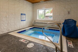 Spa - Lake-view home with private beach access, pool, hot tub & sauna (Whitefish)
