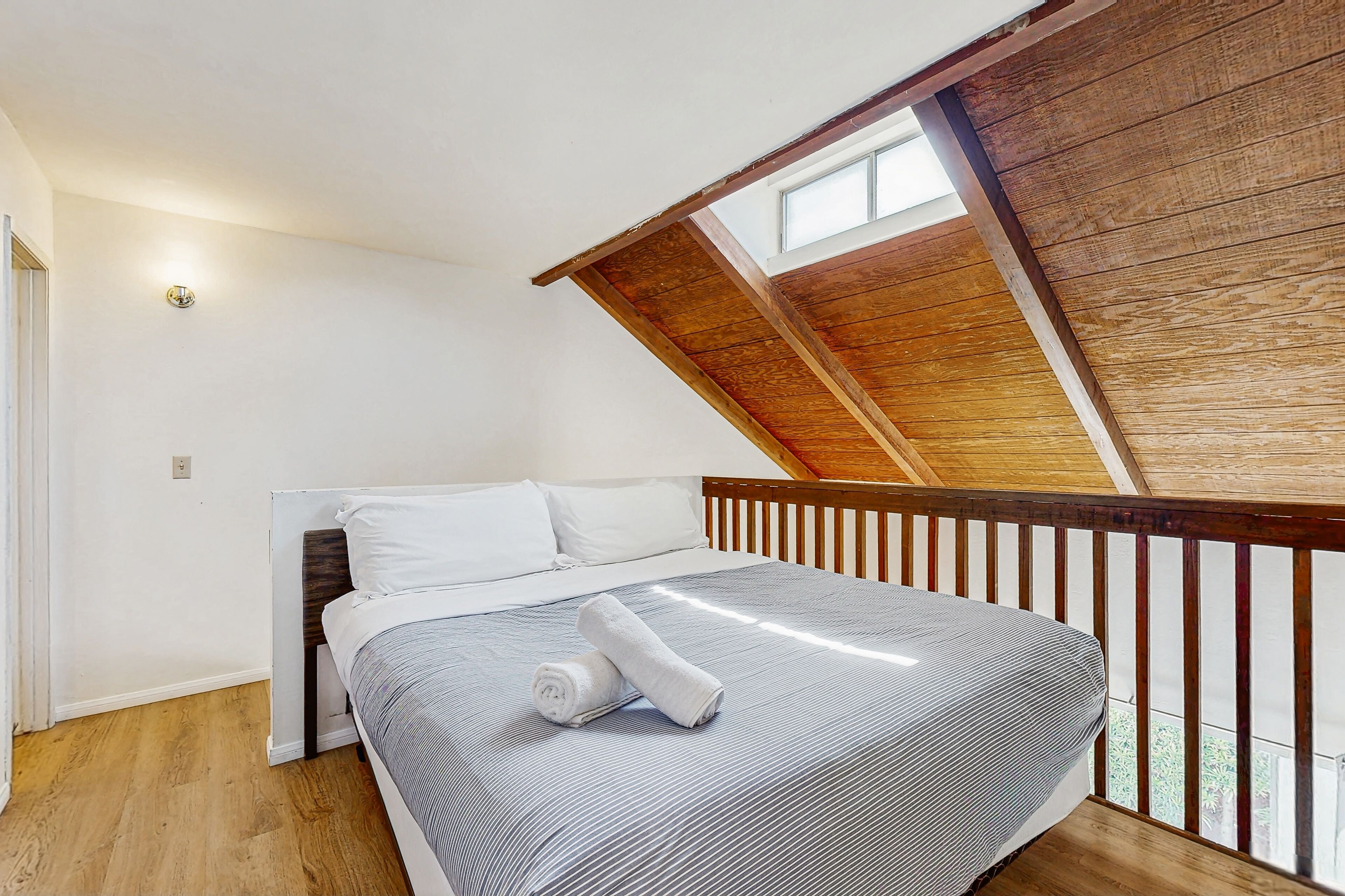 Bügeleisen/Bügelbrett, Internetzugang, Bettwäsche