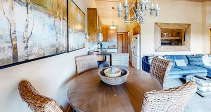 Chic condo with private space on the beach, pool, hot tub & sauna