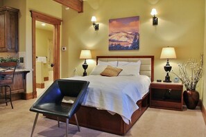 1 bedroom, WiFi, bed sheets - Cozy Luxury Studio with Fireplace, Prime Location & Summer Adventure! (Deer Valley)