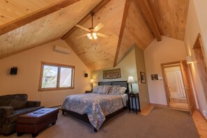 4 slaapkamers, een strijkplank/strijkijzer, gratis wifi, beddengoed