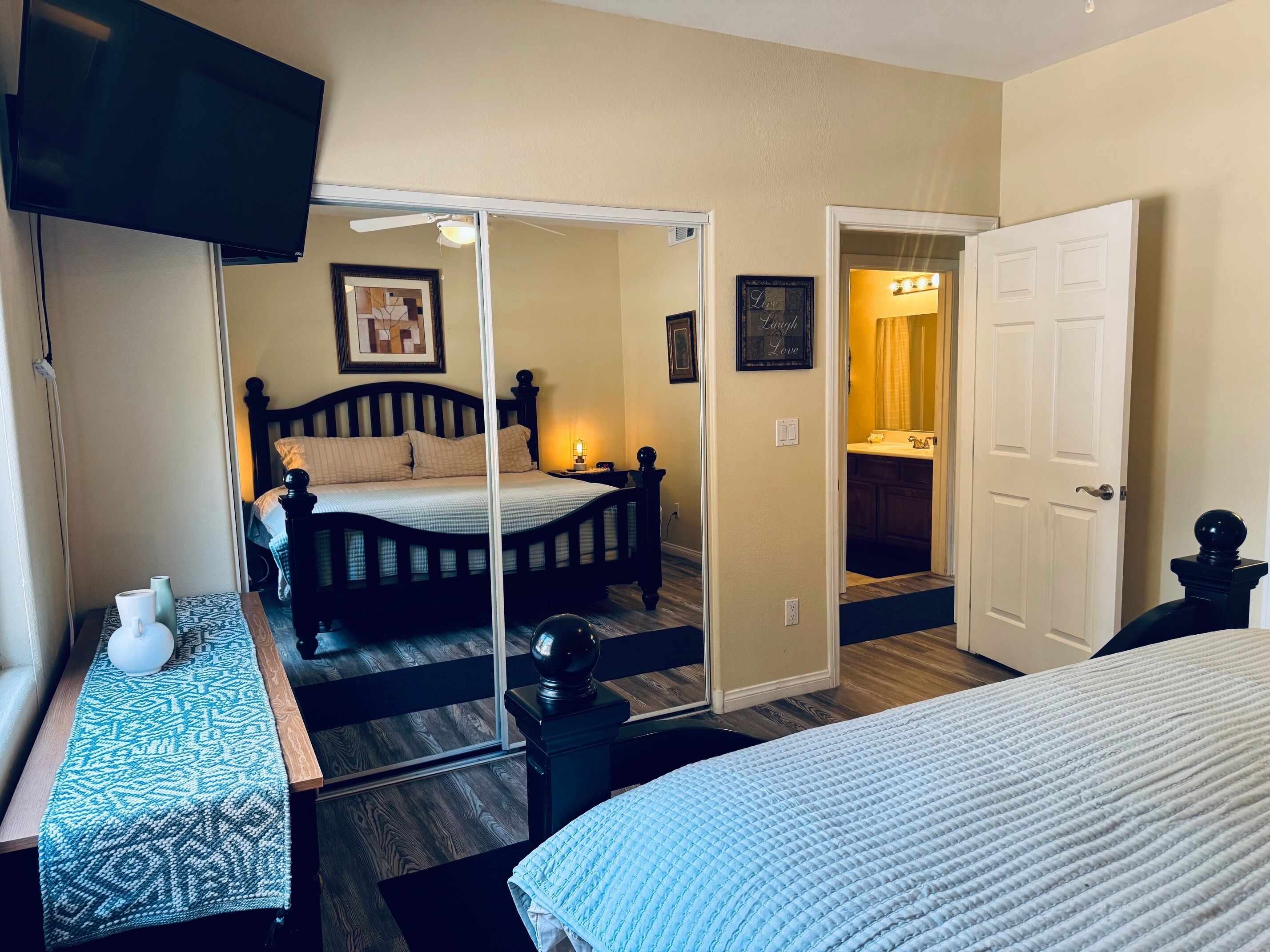 2 bedrooms, iron/ironing board, free WiFi, bed sheets