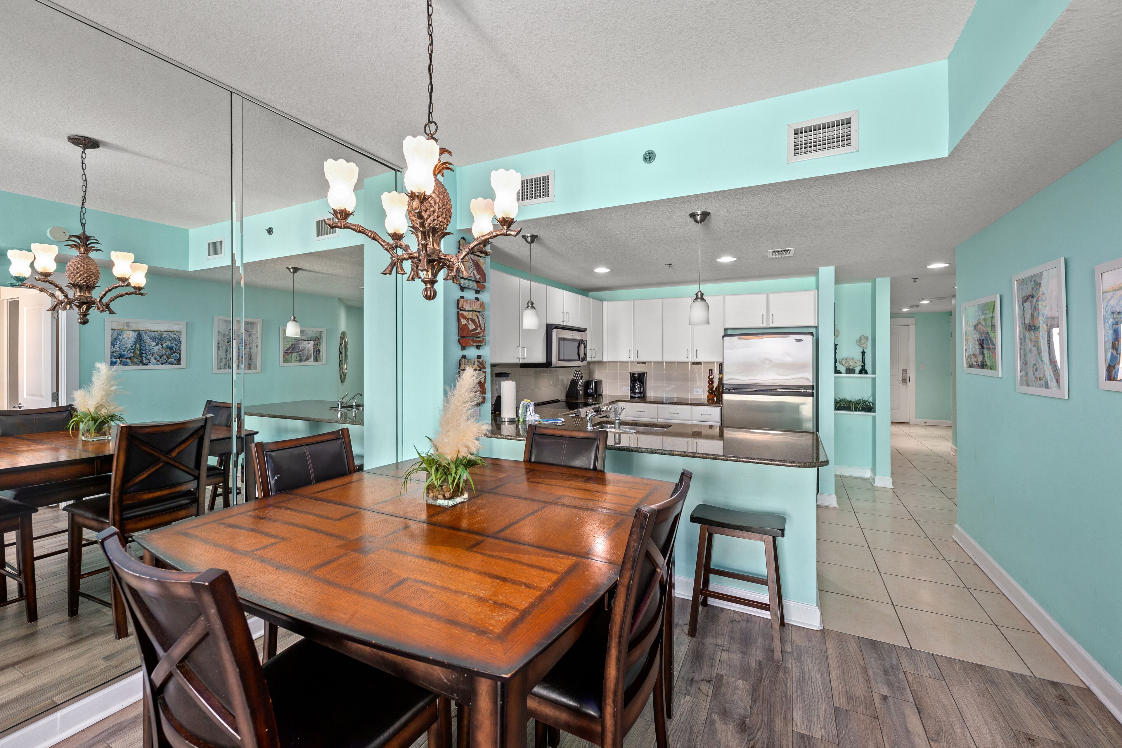Rooftop Pool + Tiki Bar! Beachfront! Hot Tubs! - Panama City Beach | Vrbo