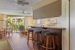 Interior - Maui Sunset Vacation Rentals B313 (Kihei)
