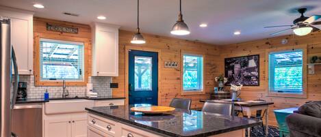 Frigorífic, microones, forn i placa de cuina