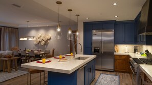 冰箱、微波炉、烤箱、炉灶