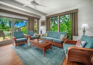 Fernseher, DVD-Player, Stereoanlage