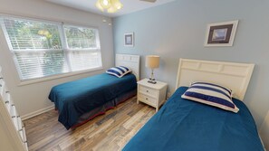 3 chambres, fer et planche à repasser, Wi-Fi gratuit, draps fournis