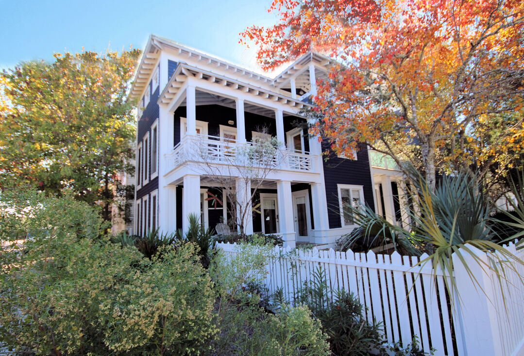 Seaside " Golden Lady" |2BR with Loft |Sleeps 6-8 | Next to West Family Pool!