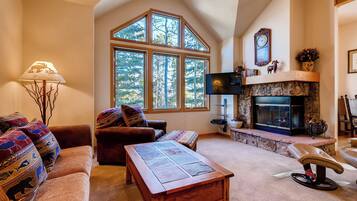 Flat-screen TV, fireplace