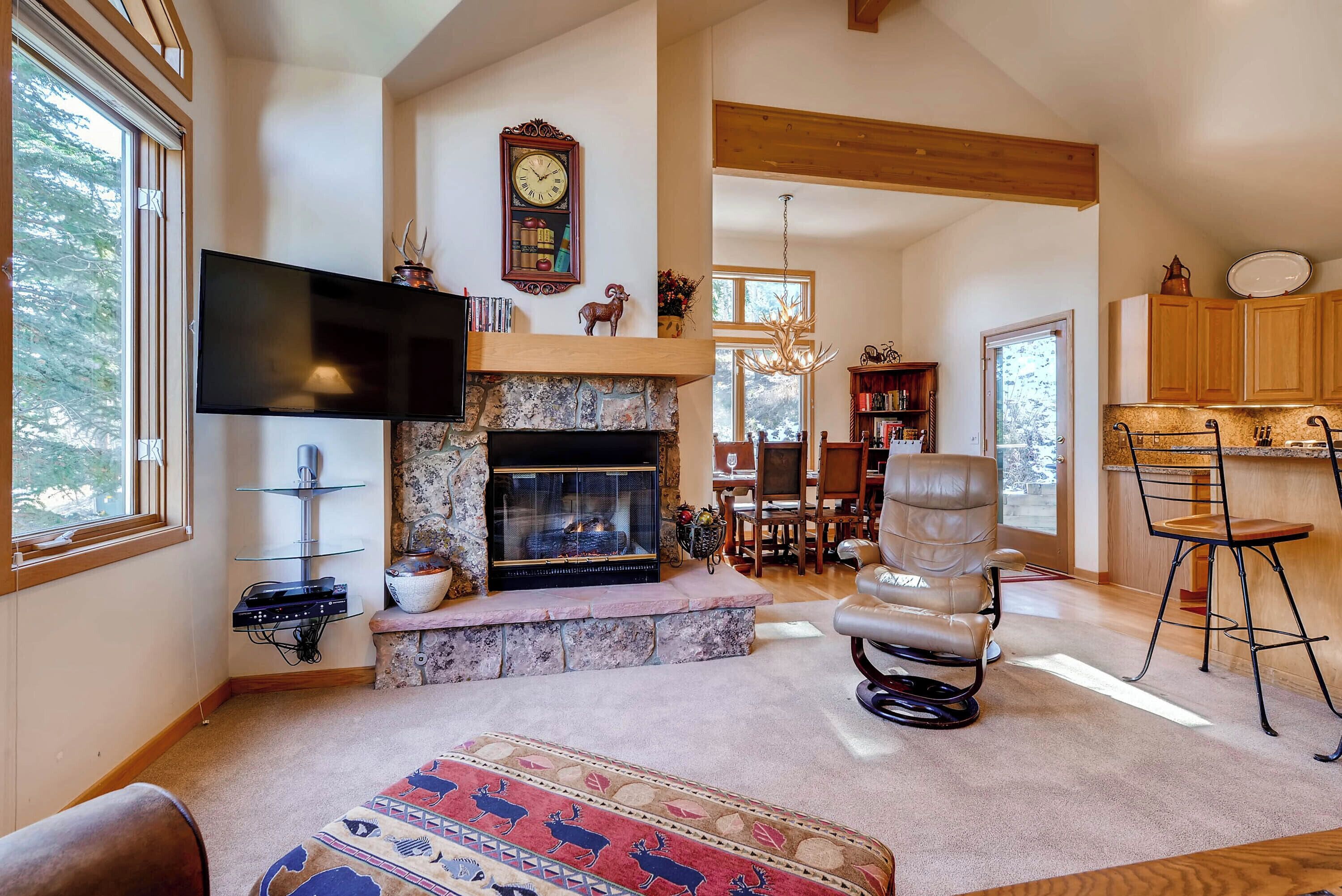 Flat-screen TV, fireplace