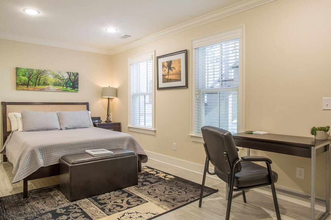 アイロン / アイロン台、WiFi (無料)、ベッドシーツ