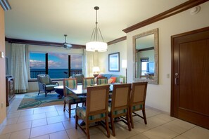 Interior - Maui Resort Rentals: Marriott's Maui Ocean Club 1BR Oceanfront Villa - New Lahaina and Napili Towers (Lahaina)