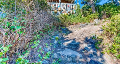 Disfrutar de una bañera de hidromasaje privada y fácil acceso a la playa! Los perros son bienvenidos!