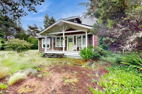 Charming Craftsman near park & Gearhart - dog-friendly