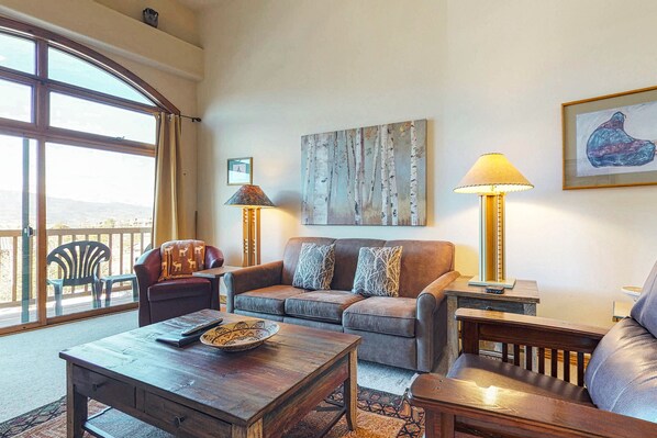 Fernseher, Kamin, DVD-Player, Bücher