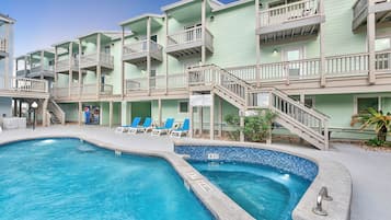 Et oppvarmet basseng