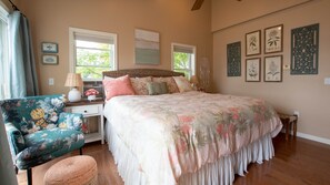3 bedrooms, iron/ironing board, Internet, bed sheets