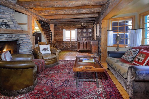 Gothic Charmer,Charming home on the West End of CB