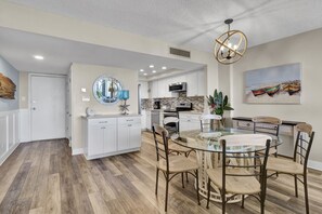 Dining - Station One - 1D Seascape-Oceanfront condo with community pool, tennis, beach (Wrightsville Beach)
