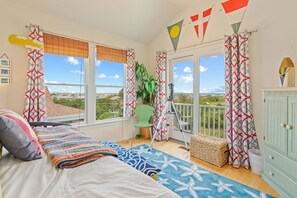 4 slaapkamers, een bureau, een strijkplank/strijkijzer, gratis wifi