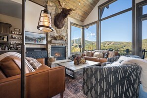 Smart TV, fireplace, DVD player