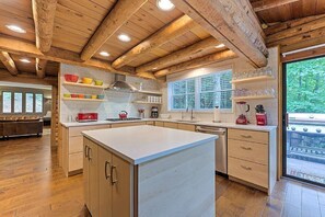 Fridge, microwave, oven, stovetop - Mountain Cove | Hot Tub Log Cabin for Groups Near Black Mtn + Biltmore Pass (Black Mountain)