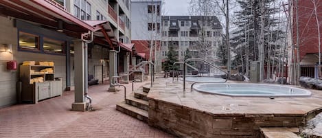 Outdoor spabad