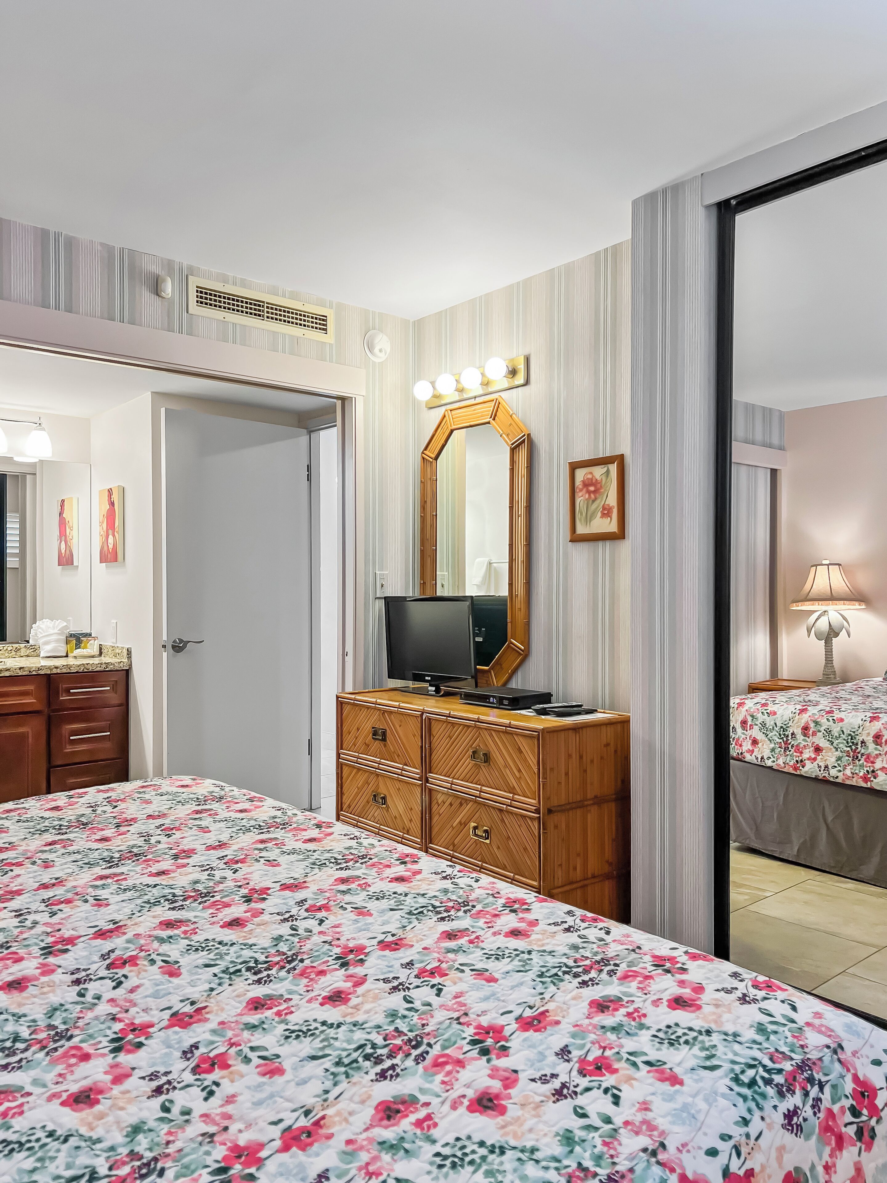 2 chambres, fer et planche à repasser, Wi-Fi gratuit, draps fournis